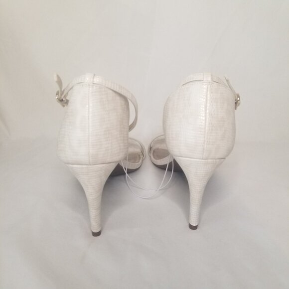 Impo Women 11M 3" High Heel Ankle Strap Open Toe Sandal Leopard Beige Ivory Shee - Picture 12 of 15